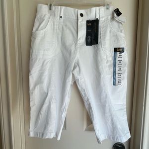 New with tags. Lee skimmers with knit at waist.